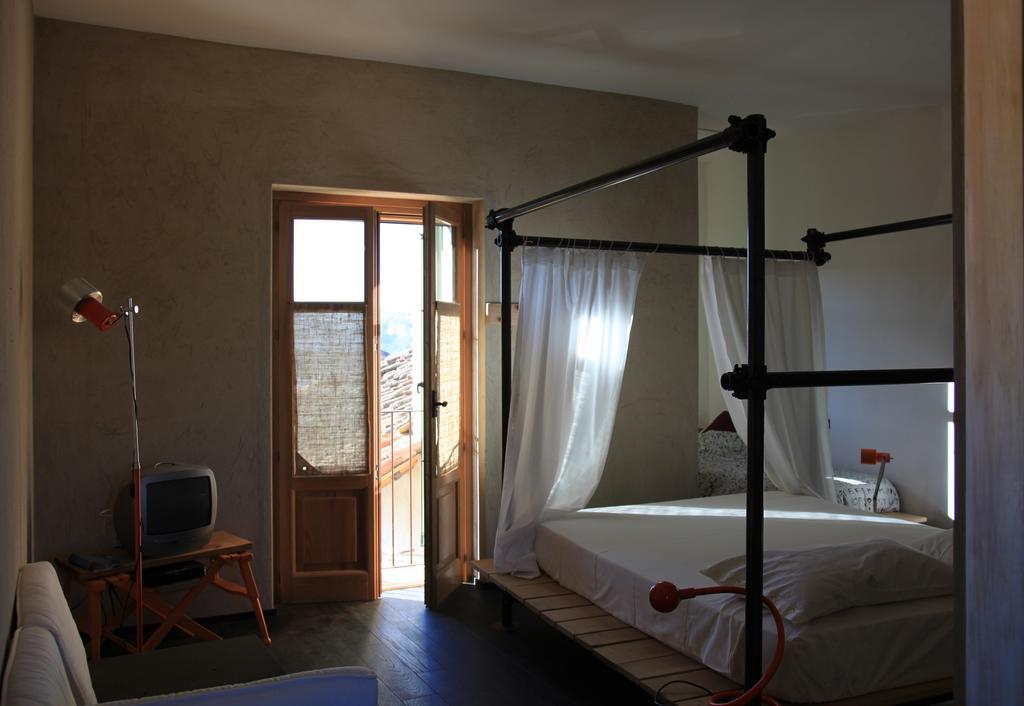 B&B Acaso Serralunga d'Alba Eksteriør bilde